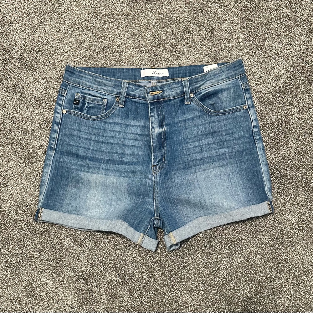 Kan Can shorts size 14